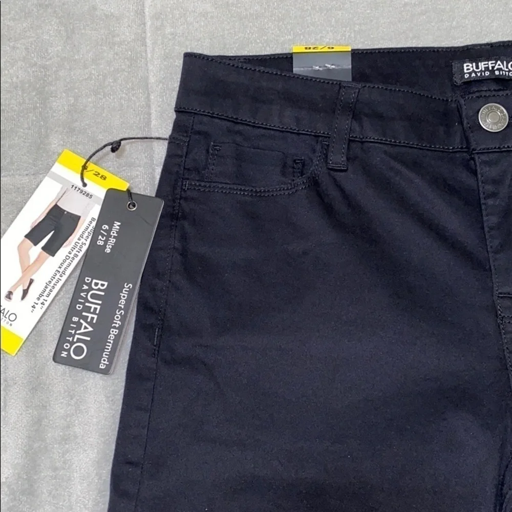 NWT BUFALO David Bitton black Bermuda size 6